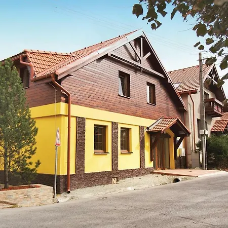 Five Bedroom Holiday In Velky Slavkov *