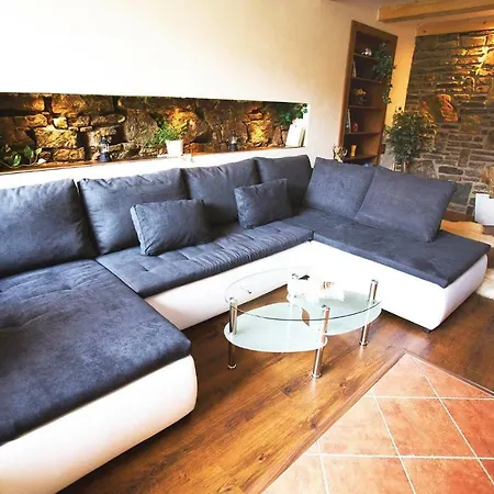 Five Bedroom Holiday In Velky Slavkov Semesterbostad